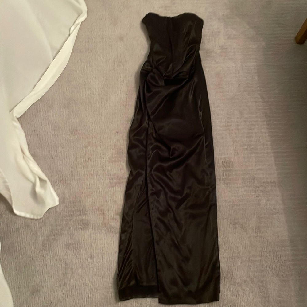 Club London. Size 2. Shiney black.